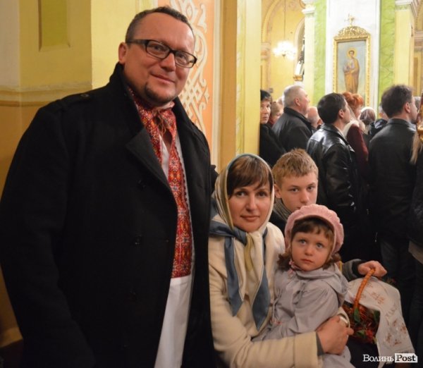 У центрі Луцька святили паски. ФОТО