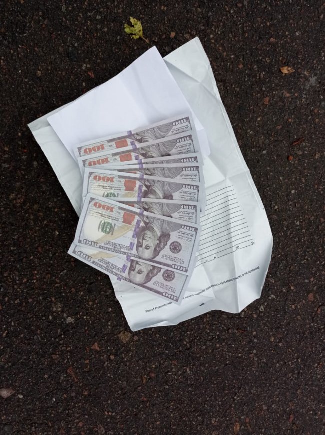 Волинянин допомагав військовозобов’язаним виїжджати за кордон за підробленими відмітками у паспортах