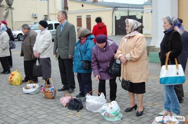 У Луцьку почали освячувати паску. ФОТО