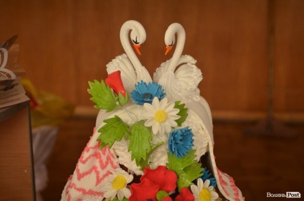 У Луцьку показали «весілля по-новому». ФОТО