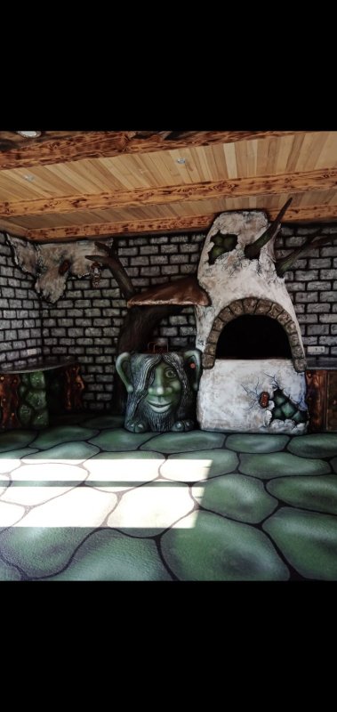 Знайомилася із ліпкою потайки за хлівом: волинянка створює унікальні бетонні скульптури. ФОТО