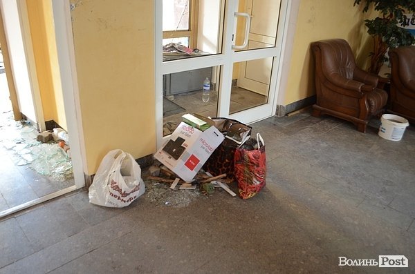 Активісти покинули управління міліції у Луцьку. ФОТО