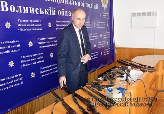 Волиняни добровільно здали 70 одиниць зброї. ФОТО