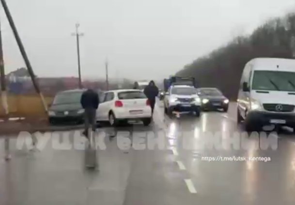 У селі під Луцьком не розминулися дві автівки