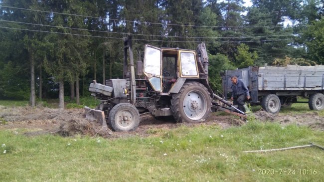 У Ківерцях біля озера влаштували толоку. ФОТО