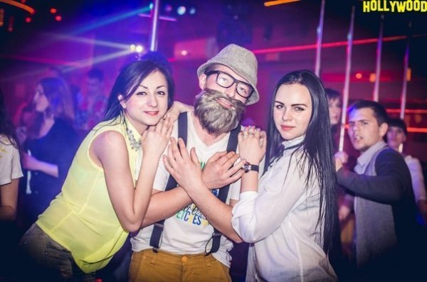 Еротична вечірка в луцькому клубі. ФОТО