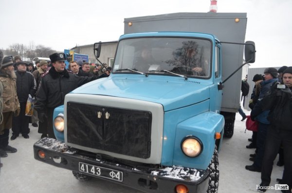Блокування ВВшників у Луцьку: день другий. ФОТО