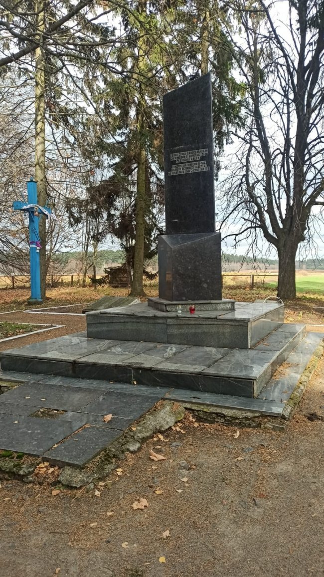  У селі на Волині вшанували пам'ять розстріляних німецькими окупантами місцевих жителів. ФОТО