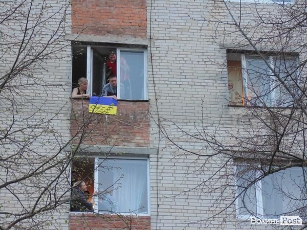 Гімн України та «Путін х**ло»: флешмоб у луцькому гуртожитку. ФОТО. ВІДЕО