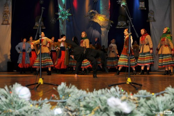 Різдвяний концерт у Луцьку: вальс, вірш і віншування