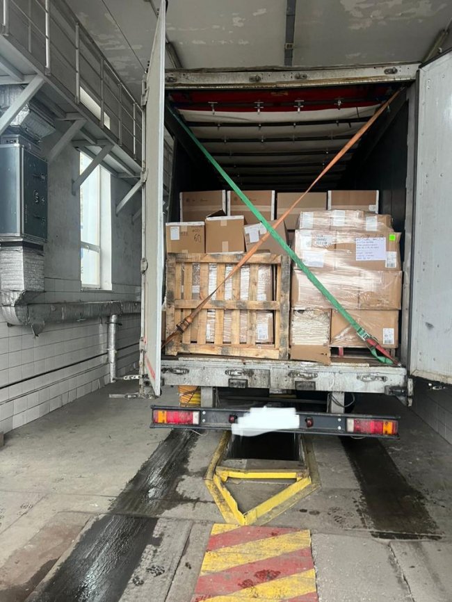 Волинські митники зупинили контрабанду хустинок та кашне RALPH LAUREN. ФОТО