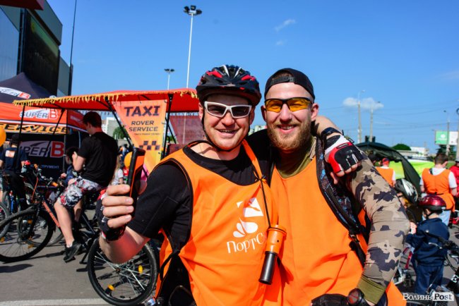 З дітками, собакою та у вишиванках: як лучани провели «Велодень-2019». ФОТО