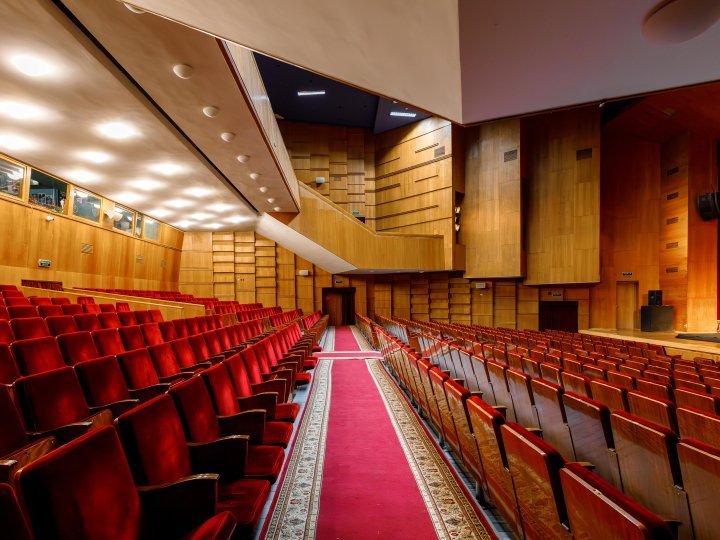 Волинський драмтеатр запрошує провести вечір разом з музикою: чим дивуватимуть у Луцьку 17 – 21 грудня