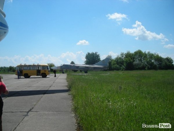 Військові літаки в Луцьку. ФОТО