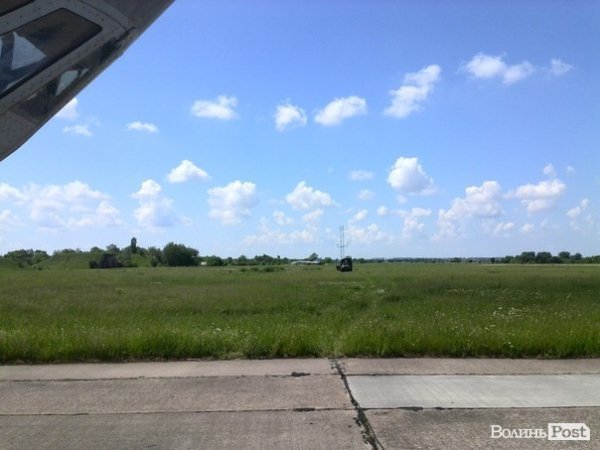 Військові літаки в Луцьку. ФОТО