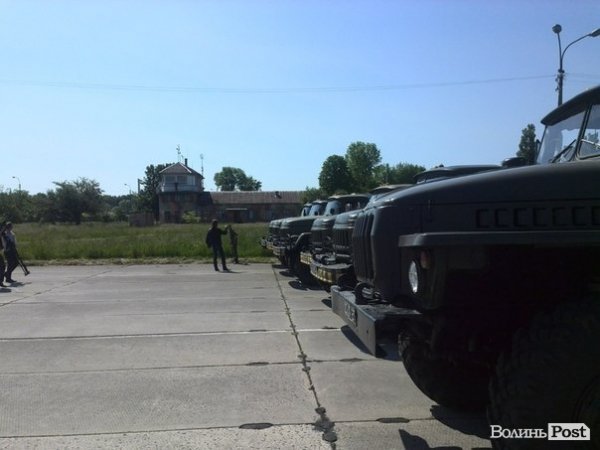 Військові літаки в Луцьку. ФОТО