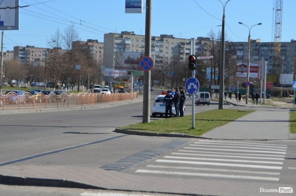 У Луцьку громадські активісти провели «дорожній» флешмоб. ФОТО