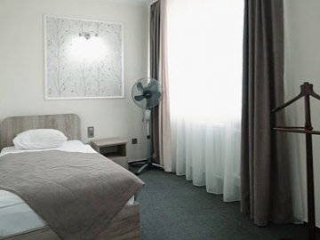 У Луцьку невідомі побили охоронця і намагались пограбувати готель