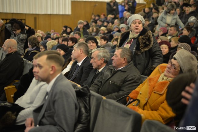 Томос, селфі та колядки: Петро Порошенко на Волині. ФОТОРЕПОРТАЖ