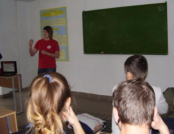 Студентів Академії рекреаційних технологій і права навчають надавати першу домедичну допомогу. ФОТО