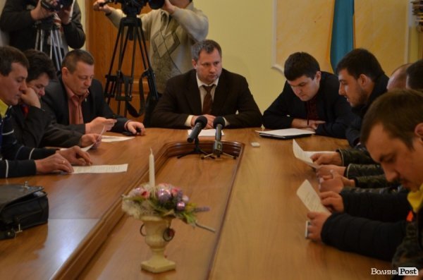 Правий Сектор заявив про початок люстрації на Волині. ФОТО