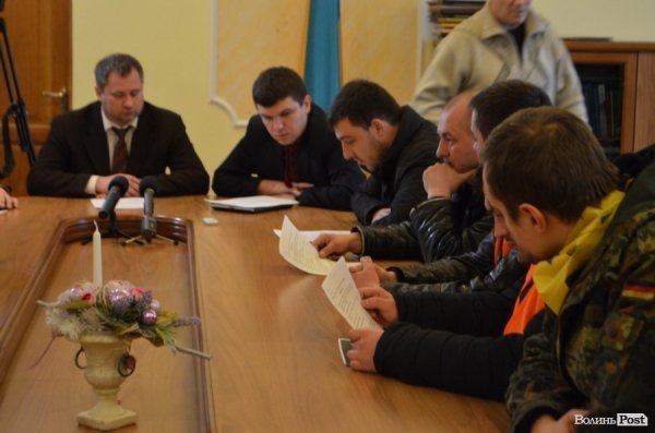 Правий Сектор заявив про початок люстрації на Волині. ФОТО