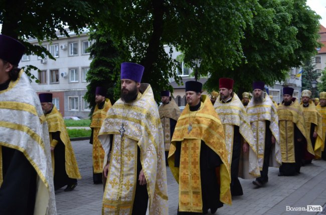 У Луцьку хресною ходою пройшли прихильники церкви Московського патріархату. ФОТО