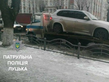 У Луцьку евакуювали BMW, яким керував підліток без прав