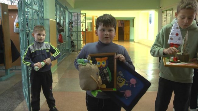 Під час благодійного ярмарку учні луцького ліцею збирали гроші на дрон для військових