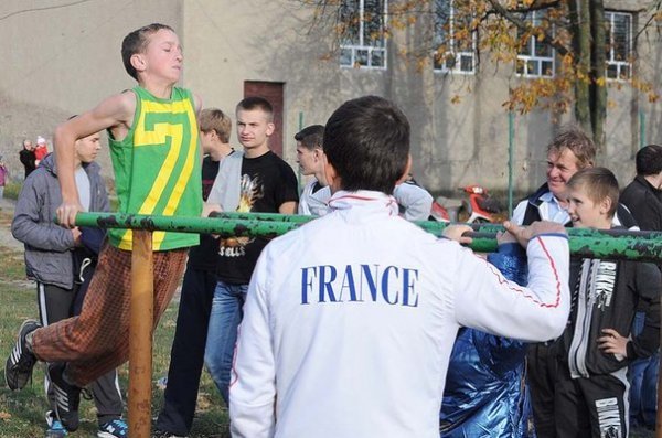 «Street Workout» в Ківерцях: віджимання на брусах. ФОТО