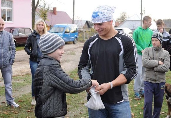 «Street Workout» в Ківерцях: віджимання на брусах. ФОТО