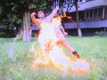 У Києві колишній військовий вчинив самопідпал. ВІДЕО