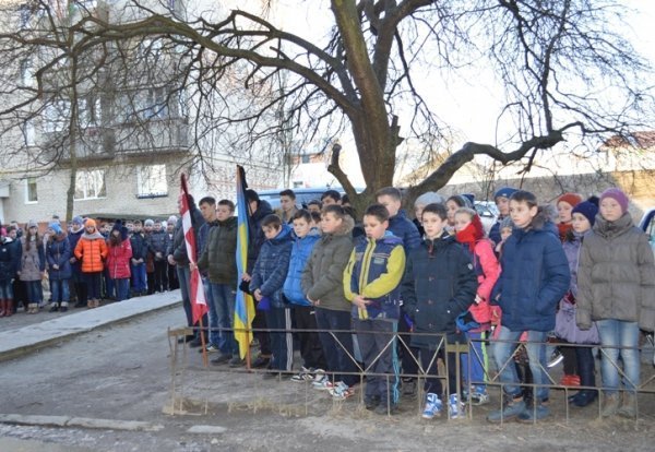 У Ковель привезли тіло загиблого бійця. ФОТО