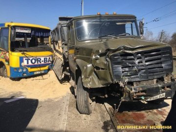Аварія за участю маршрутки на Ківерцівській: один з постраждалих – в реанімації 