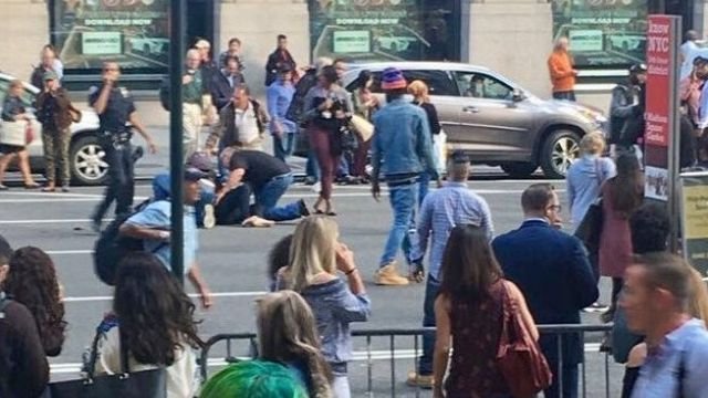 Килимок затис педаль газу: в Нью-Йорку вантажівка в’їхала в натовп