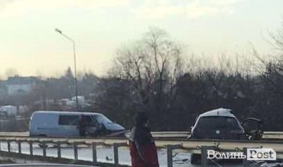 Поблизу Луцька - смертельна аварія: зіткнулися два автомобілі