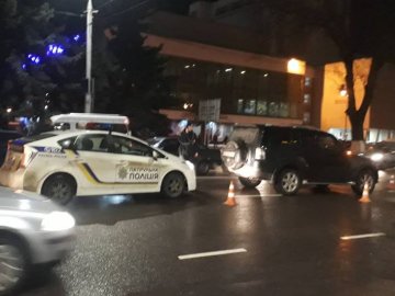 Дитину забрала «швидка»: деталі вечірньої аварії біля луцького ЦУМу. ВІДЕО. ОНОВЛЕНО