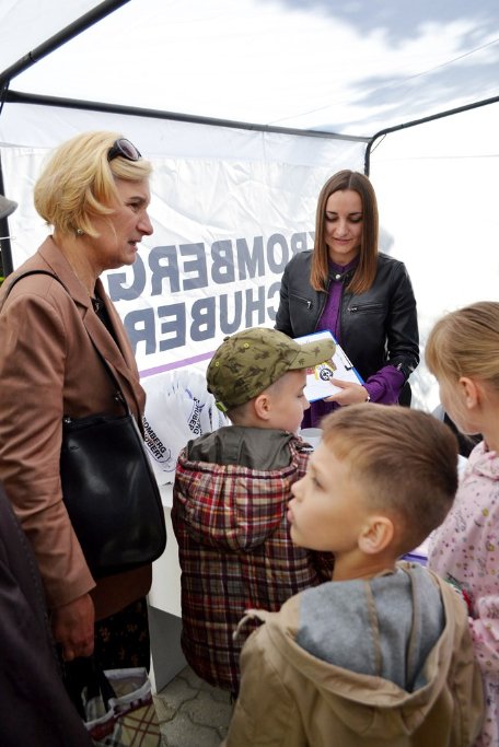 «Набираємо обертів»: чому працівники «Кромберг енд Шуберт Україна Лу» вийшли у центр Луцька з наметом*