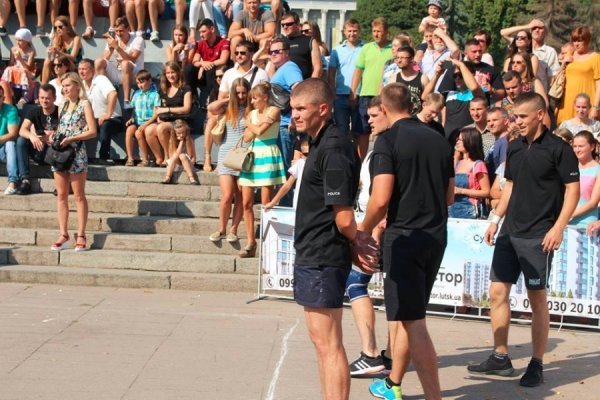 Луцькі патрульні взяли участь у змаганнях з кросфіту. ФОТО