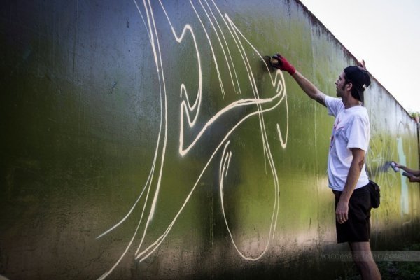 Як графітчики розмалювали 72-метрову стіну в Луцьку. ФОТО