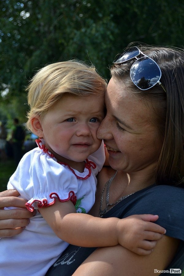 Діти  і «Бандерштат». ФОТО