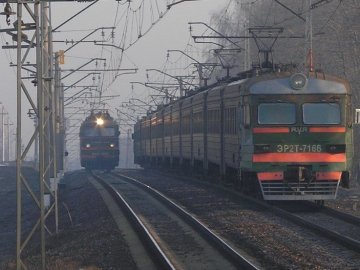 На Львівській залізниці заявили про припинення руху поїздів на Київ