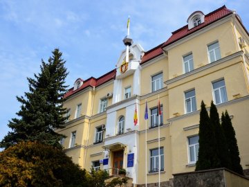 Журналіст подав до суду на Луцькраду через «засекречення» документів щодо премій посадовців