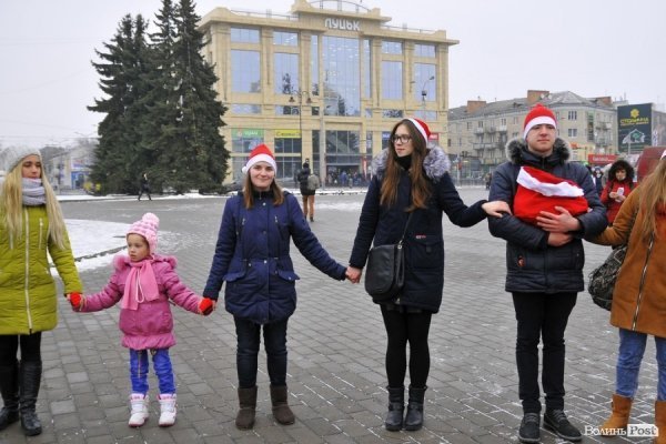 Луцьком пройшов парад помічників Святого Миколая