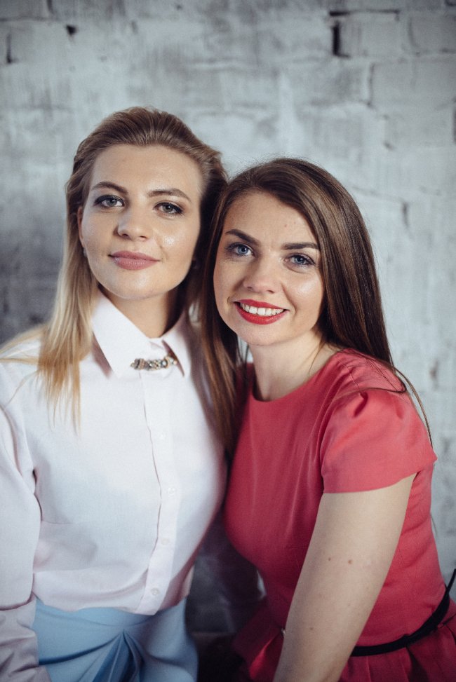 Луцькі телеведучі знялись у фотосесії в стилі «Friends». ФОТО