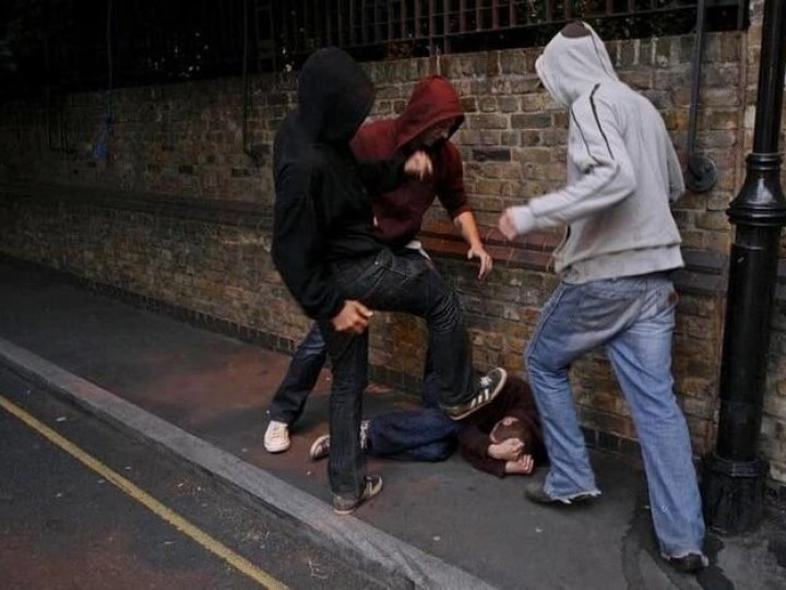 П'яна компанія на Волині сильно побила чоловіка: як їх покарав суд