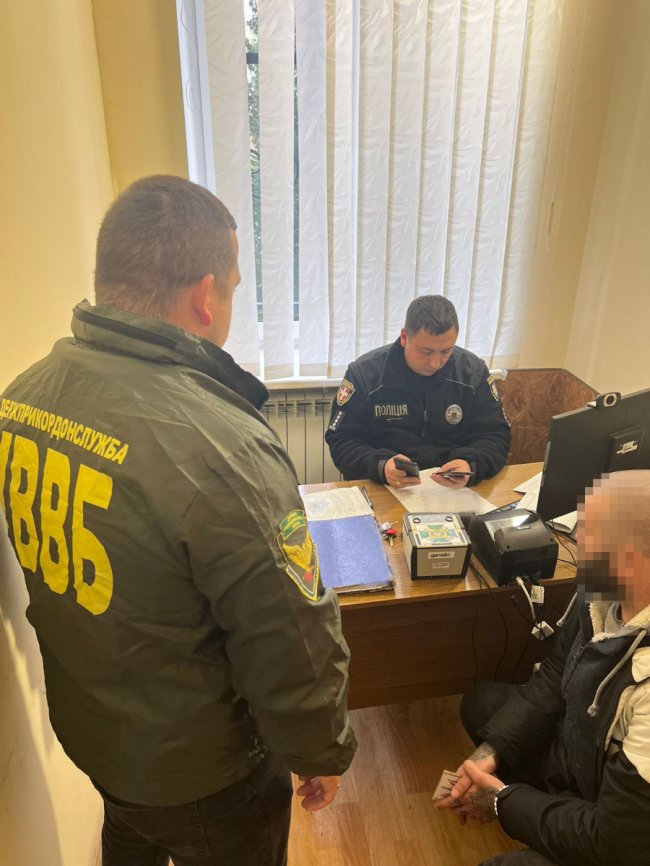 У «Ягодині» двоє чоловіків намагалися підкупити прикордонника, аби  потрапити за кордон