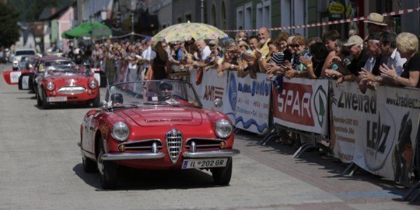 В Австрії ‒ гонки ретро-автомобілів. ФОТО