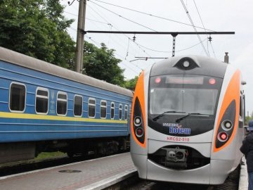 «Укрзалізниця» подовжує маршрут поїзда «Івано-Франківськ - Ківерці»