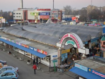 «Поклоняємось базарам, а не Богу»: у Луцьку просять не відкривати ринки у неділю